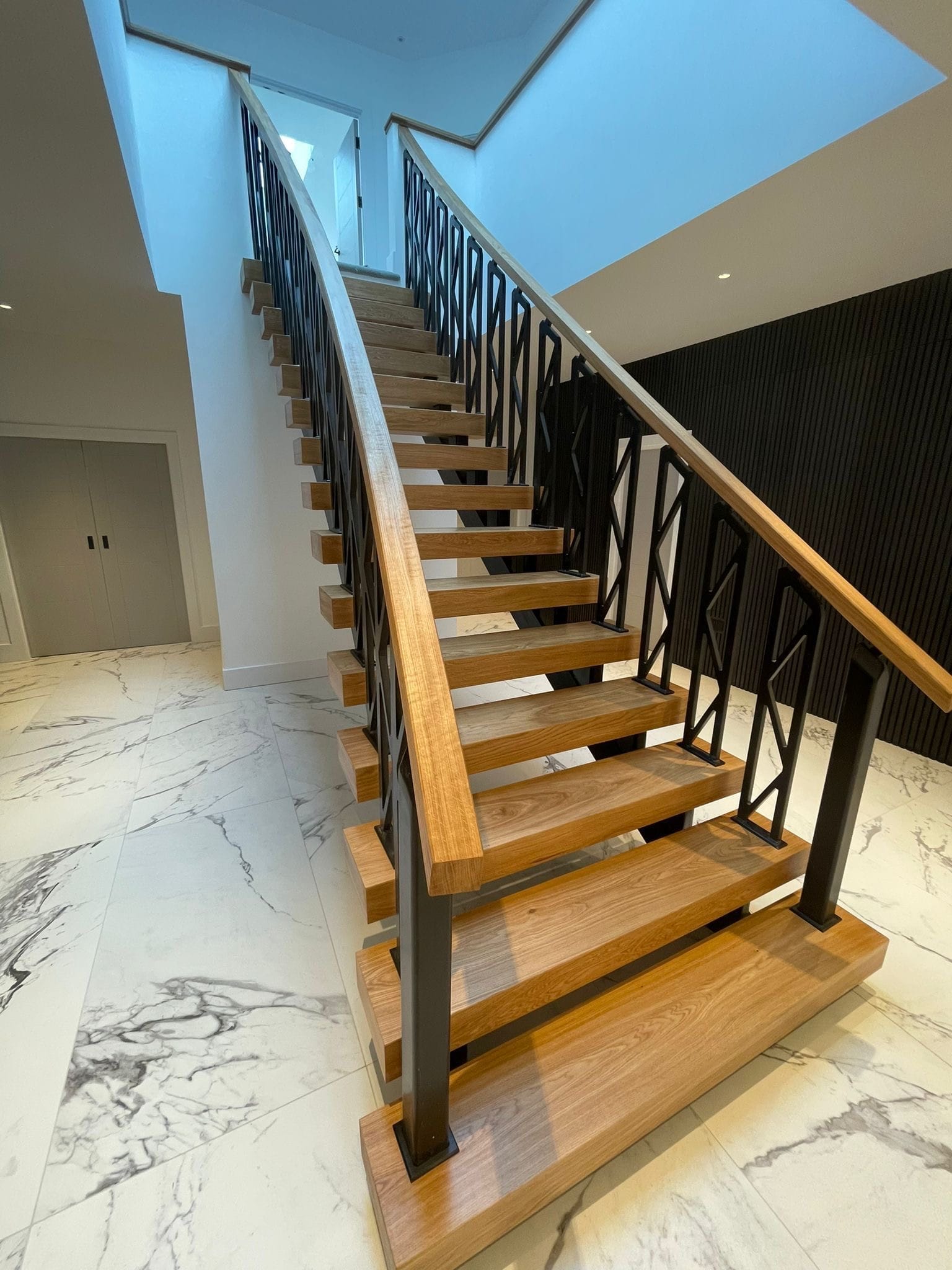 Commercial Project - Gallery 13